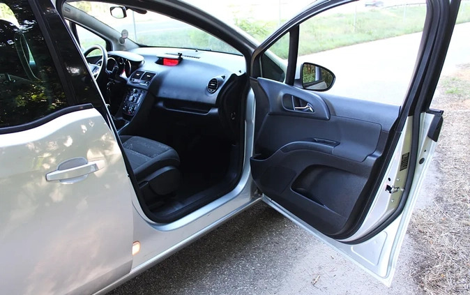 Opel Meriva cena 18900 przebieg: 188000, rok produkcji 2011 z Margonin małe 466